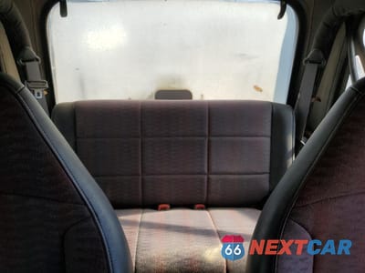 Zdjęcie 10 z 13 samochodu: 2000 JEEP WRANGLER / TJ SPORT VIN:1J4FA49S3YP726578 - miniatura