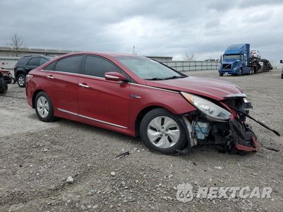 Czwarte zdjęcie samochodu z boku: 2013 HYUNDAI SONATA HYBRID VIN:KMHEC4A4XDA081624 - miniatura
