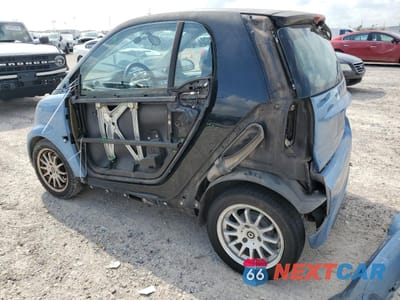 Drugie zdjęcie samochodu z przodu: 2013 SMART FORTWO PURE VIN:WMEEJ3BA9DK678056 - miniatura