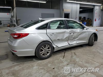Trzecie zdjęcie samochodu z tyłu: 2017 HYUNDAI SONATA SE VIN:5NPE24AF1HH544855 - miniatura