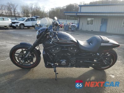 Trzecie zdjęcie samochodu z tyłu: 2013 HARLEY-DAVIDSON VRSCDX NIGHT ROD SPECIAL VIN:1HD1HHH12DC810130 - miniatura