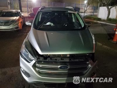 Piąte zdjęcie samochodu w środku: 2017 FORD ESCAPE TITANIUM VIN:1FMCU0JD4HUC96000 - miniatura
