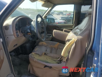 Zdjęcie 7 z 13 samochodu: 2002 GMC SAFARI XT VIN:1GDDM19X72B508268 - miniatura