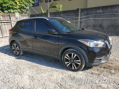 Czwarte zdjęcie samochodu z boku: 2020 NISSAN KICKS SV VIN:3N1CP5CV3LL556519 - miniatura
