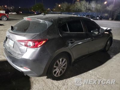 Trzecie zdjęcie samochodu z tyłu: 2018 MAZDA 3 SPORT VIN:3MZBN1K77JM221956 - miniatura