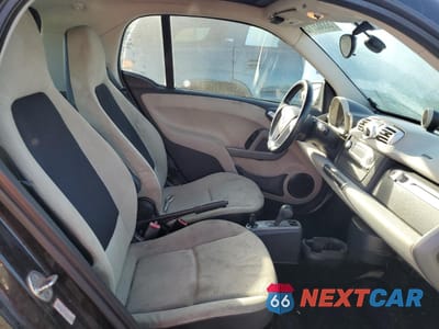 Zdjęcie 10 z 14 samochodu: 2013 SMART FORTWO PURE VIN:WMEEJ3BA8DK614526 - miniatura