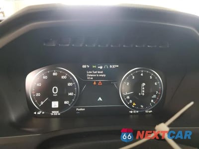 Zdjęcie 9 z 13 samochodu: 2016 VOLVO XC90 T6 VIN:YV4A22PK8G1093840 - miniatura