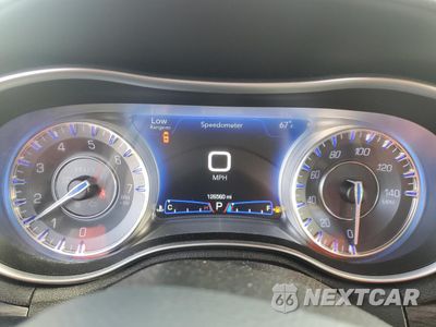 Zdjęcie 7 z 9 samochodu: 2019 CHRYSLER 300 TOURING VIN:2C3CCAAG0KH614393 - miniatura