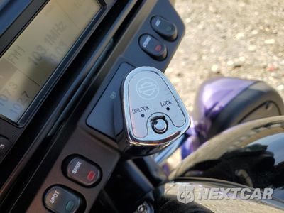 Zdjęcie 8 z 9 samochodu: 2010 HARLEY-DAVIDSON FLHTK VIN:1HD1KEM14AB635113 - miniatura