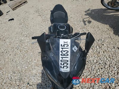 Piąte zdjęcie samochodu w środku: 2019 KAWASAKI EX650 F VIN:JKAEXEK19KDA32832 - miniatura