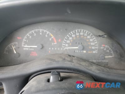 Zdjęcie 9 z 12 samochodu: 2003 PONTIAC GRAND PRIX SE VIN:1G2WK52J83F148149 - miniatura