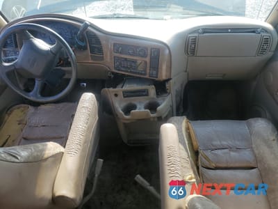 Zdjęcie 8 z 13 samochodu: 2002 GMC SAFARI XT VIN:1GDDM19X72B508268 - miniatura