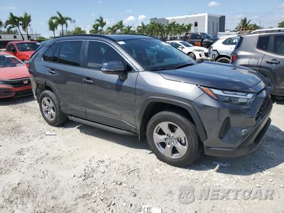 Czwarte zdjęcie samochodu z boku: 2024 TOYOTA RAV4 XLE VIN:2T3W1RFV9RW351125 - miniatura