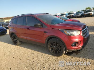 Czwarte zdjęcie samochodu z boku: 2019 FORD ESCAPE SE VIN:1FMCU0GD6KUB77802 - miniatura