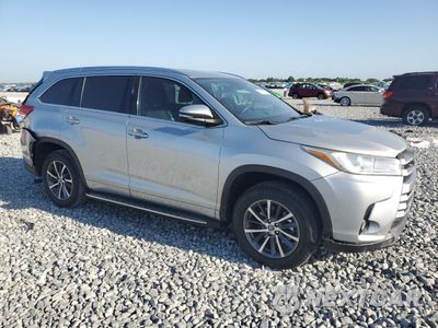 Czwarte zdjęcie samochodu z boku: 2018 TOYOTA HIGHLANDER SE VIN:5TDKZRFH9JS543197 - miniatura