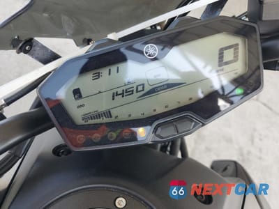Zdjęcie 7 z 9 samochodu: 2018 YAMAHA MT07 VIN:JYARM27E6JA001105 - miniatura