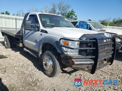 Czwarte zdjęcie samochodu z boku: 2011 FORD F550 SUPER DUTY VIN:1FDUF5HT6BEB72661 - miniatura