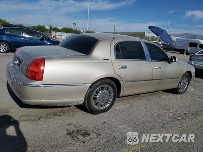 Trzecie zdjęcie samochodu z tyłu: 2010 LINCOLN TOWN CAR SIGNATURE LIMITED VIN:2LNBL8CV2AX752075 - miniatura