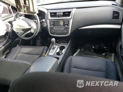 Zdjęcie 8 z 12 samochodu: 2017 NISSAN ALTIMA 2.5 VIN:1N4AL3AP2HC225951 - miniatura