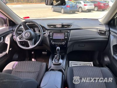 Zdjęcie 9 z 10 samochodu: 2017 NISSAN ROGUE SV VIN:5N1AT2MV1HC746637 - miniatura