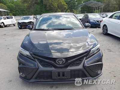 Piąte zdjęcie samochodu w środku: 2023 TOYOTA CAMRY SE NIGHT SHADE VIN:4T1G11AK2PU815378 - miniatura