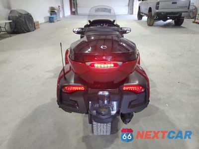 Czwarte zdjęcie samochodu z boku: 2022 CAN-AM SPYDER ROADSTER RT VIN:2BXNBDD22NV001710 - miniatura
