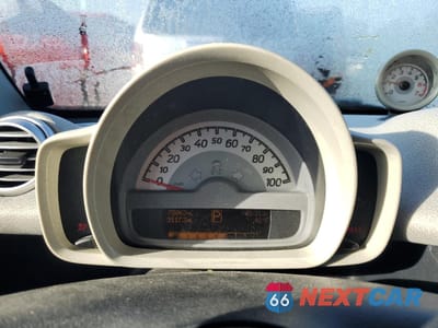 Zdjęcie 9 z 14 samochodu: 2013 SMART FORTWO PURE VIN:WMEEJ3BA8DK614526 - miniatura