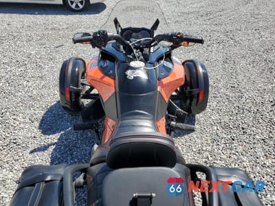 Zdjęcie 6 z 9 samochodu: 2015 CAN-AM SPYDER ROADSTER F3 VIN:2BXRDDD26FV003957 - miniatura