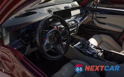 Piąte zdjęcie samochodu w środku: 2018 BMW M5 VIN:WBSJF0C55JB283553 - miniatura