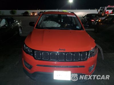 Piąte zdjęcie samochodu w środku: 2018 JEEP COMPASS SPORT VIN:3C4NJCAB8JT486629 - miniatura