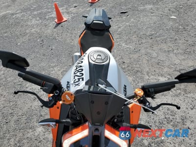 Piąte zdjęcie samochodu w środku: 2022 KTM 1290 SUPER DUKE R VIN:VBKV39408NM955686 - miniatura