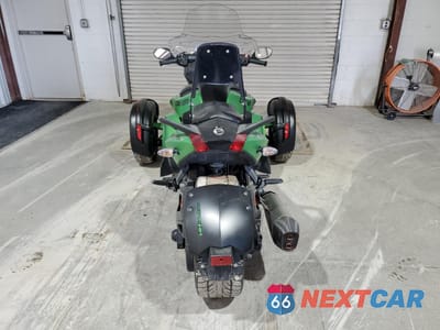 Czwarte zdjęcie samochodu z boku: 2013 CAN-AM SPYDER ROADSTER RS VIN:2BXNAAC13DV000221 - miniatura