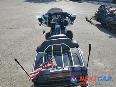 Zdjęcie 6 z 9 samochodu: 2007 HARLEY-DAVIDSON FLHTCUI VIN:1HD1FC4137Y695804 - miniatura