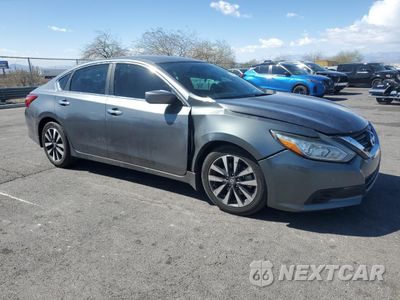 Czwarte zdjęcie samochodu z boku: 2017 NISSAN ALTIMA 2.5 VIN:1N4AL3AP1HC167072 - miniatura