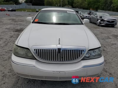 Piąte zdjęcie samochodu w środku: 2006 LINCOLN TOWN CAR SIGNATURE VIN:1LNHM81W36Y605340 - miniatura