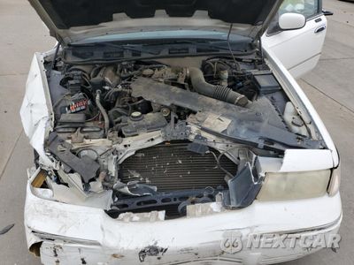 Zdjęcie 11 z 12 samochodu: 2001 MERCURY GRAND MARQUIS LS VIN:2MEFM75W31X659003 - miniatura