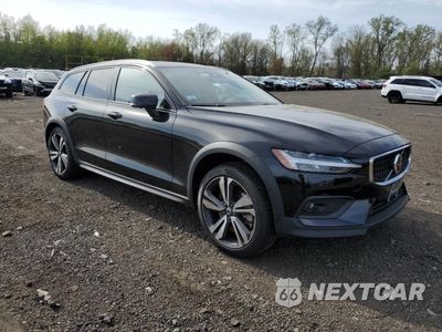 Czwarte zdjęcie samochodu z boku: 2024 VOLVO V60 CROSS COUNTRY PLUS VIN:YV4L12WY5R2137629 - miniatura
