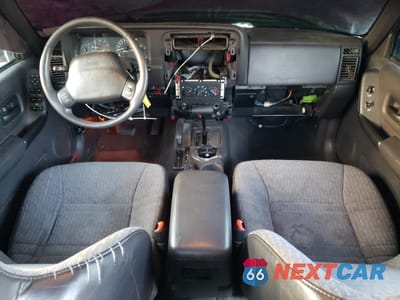 Zdjęcie 8 z 15 samochodu: 2000 JEEP CHEROKEE SPORT VIN:1J4FF48S5YL273686 - miniatura