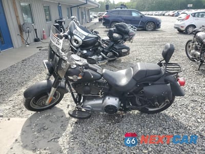 Trzecie zdjęcie samochodu z tyłu: 2013 HARLEY-DAVIDSON FLSTFB FATBOY LO VIN:1HD1JNV14DB042292 - miniatura