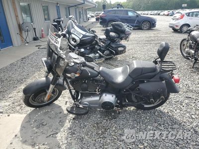 Trzecie zdjęcie samochodu z tyłu: 2013 HARLEY-DAVIDSON FLSTFB FATBOY LO VIN:1HD1JNV14DB042292 - miniatura