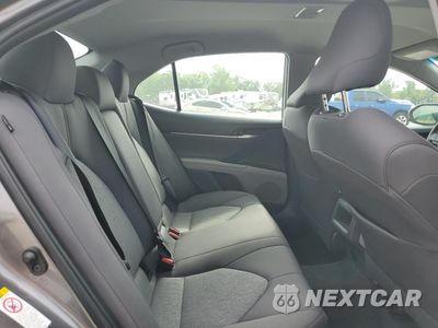 Zdjęcie 10 z 14 samochodu: 2018 TOYOTA CAMRY L VIN:4T1B11HK2JU135892 - miniatura