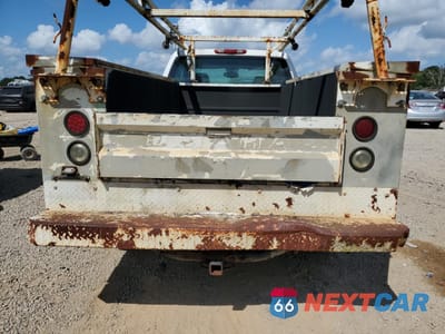 Zdjęcie 6 z 12 samochodu: 2008 GMC SIERRA C2500 HEAVY DUTY VIN:1GDHC29K68E164065 - miniatura