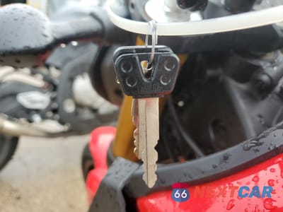 Zdjęcie 8 z 9 samochodu: 2014 YAMAHA FZ09 VIN:JYARN33E6EA001555 - miniatura