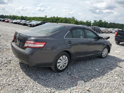 Trzecie zdjęcie samochodu z tyłu: 2011 TOYOTA CAMRY BASE VIN:4T1BF3EK2BU697763 - miniatura