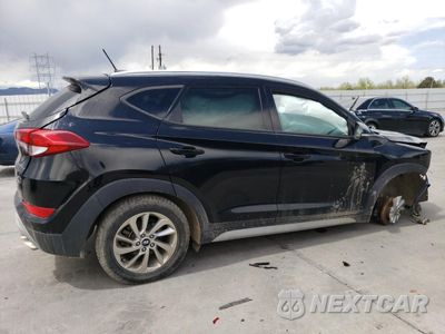 Trzecie zdjęcie samochodu z tyłu: 2017 HYUNDAI TUCSON LIMITED VIN:KM8J3CA29HU576490 - miniatura