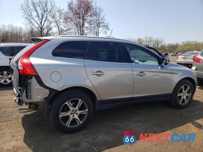 Trzecie zdjęcie samochodu z tyłu: 2011 VOLVO XC60 T6 VIN:YV4902DZ0B2152795 - miniatura