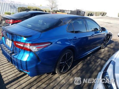 Trzecie zdjęcie samochodu z tyłu: 2018 TOYOTA CAMRY XSE VIN:4T1B61HK9JU150763 - miniatura