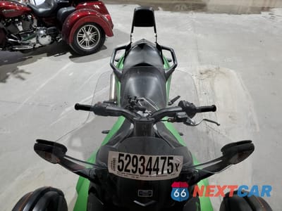 Piąte zdjęcie samochodu w środku: 2013 CAN-AM SPYDER ROADSTER RS VIN:2BXNAAC13DV000221 - miniatura