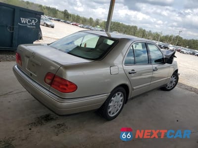 Trzecie zdjęcie samochodu z tyłu: 1998 MERCEDES-BENZ E 320 VIN:WDBJF65F8WA531354 - miniatura