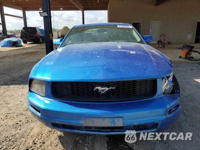 Piąte zdjęcie samochodu w środku: 2005 FORD MUSTANG VIN:1ZVFT80N655154652 - miniatura